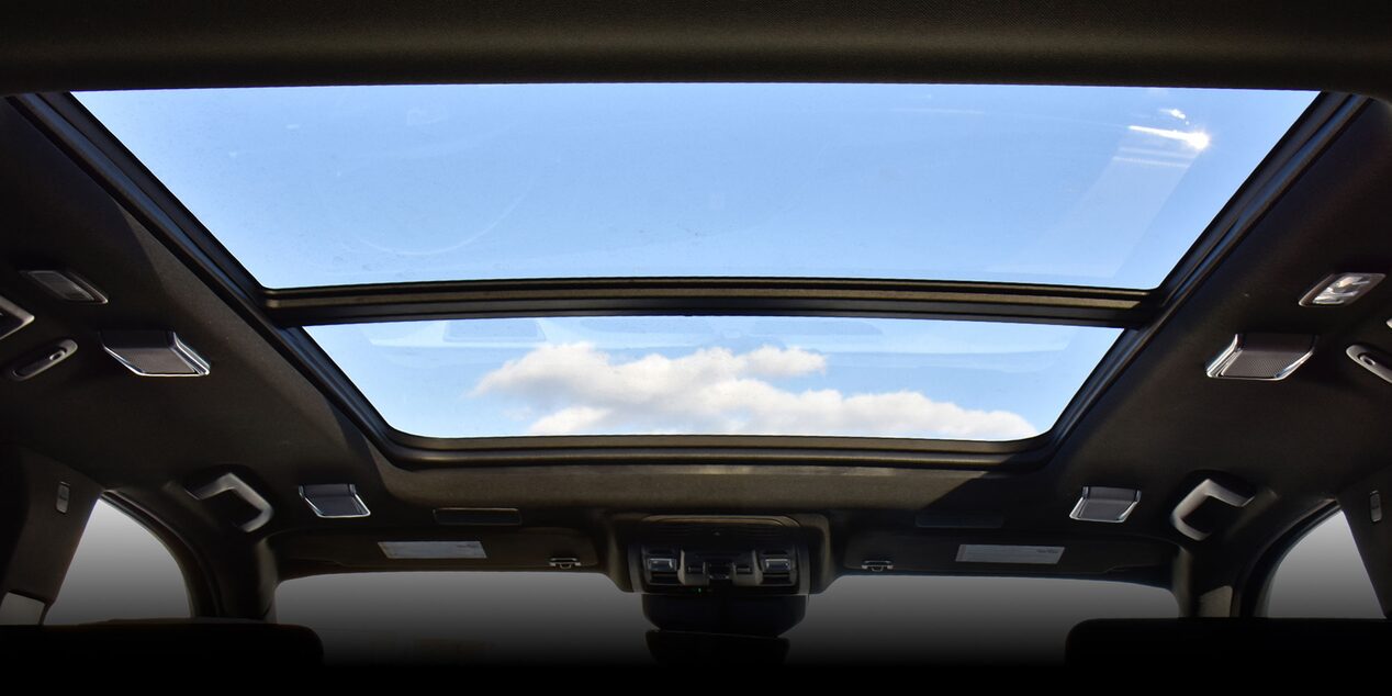 Escalade ultraview sunroof