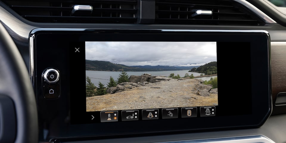 2024-sierra-ld-tech-up-to-14-camera-views